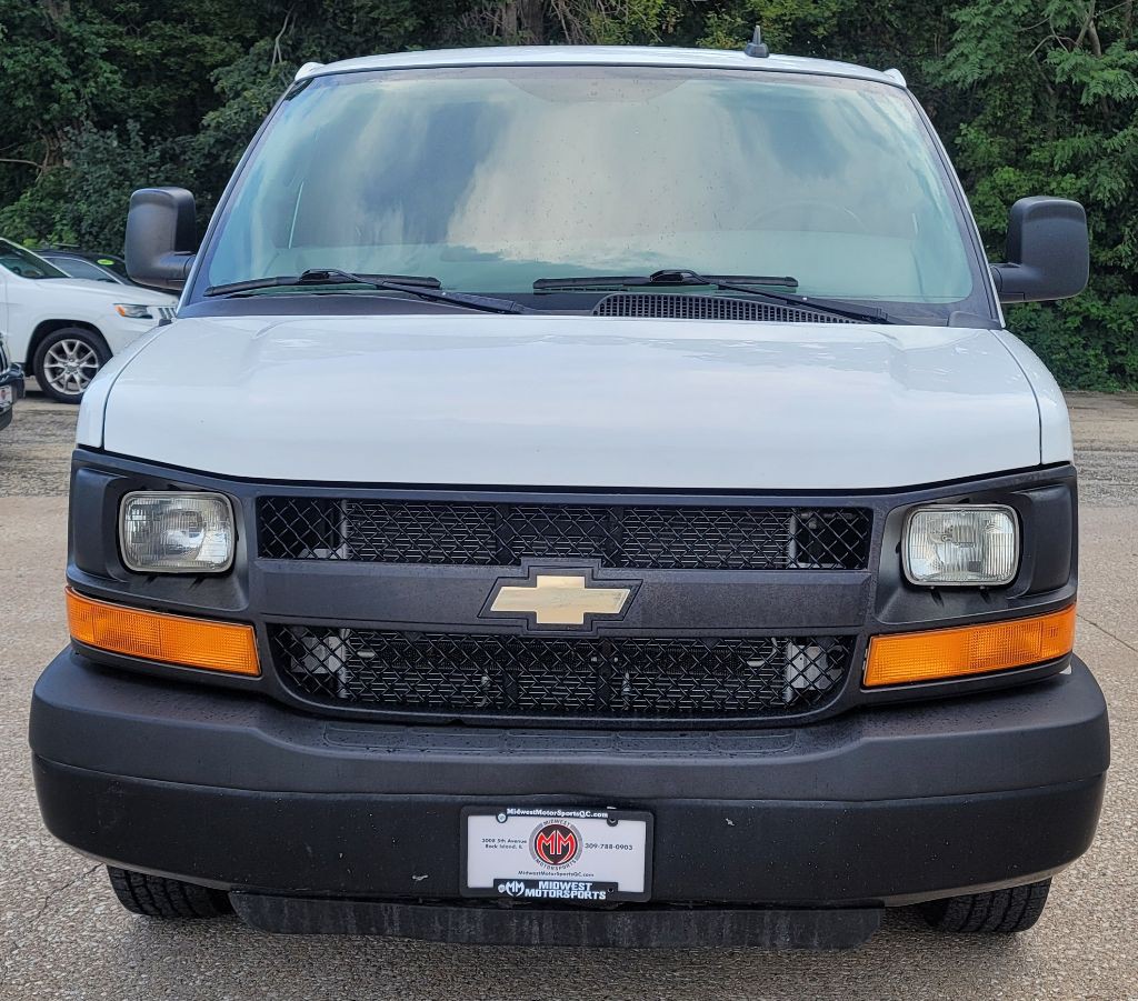 2016 Chevrolet Express Image 2