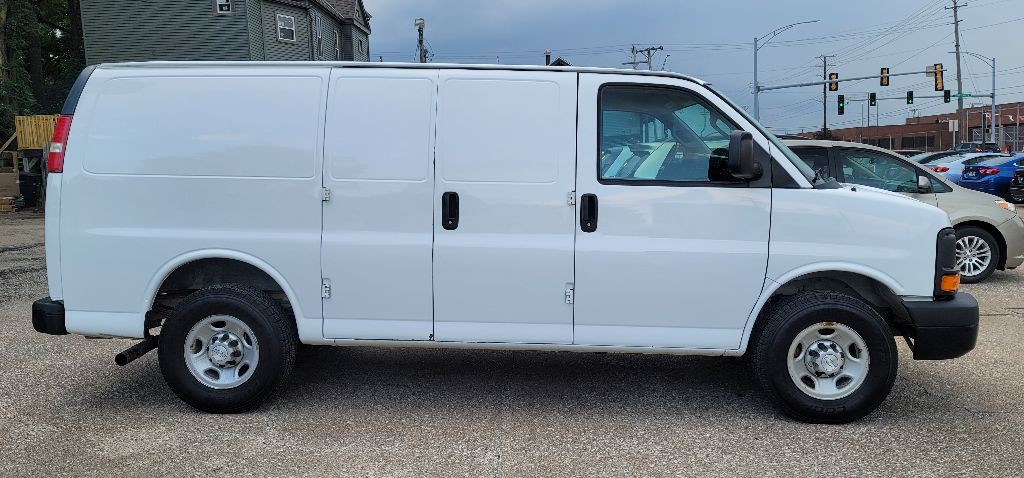 2016 Chevrolet Express Image 7