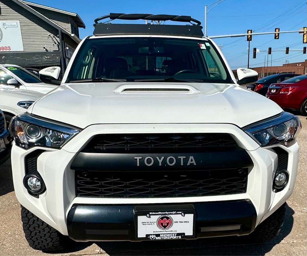 2016 Toyota 4Runner Image 2