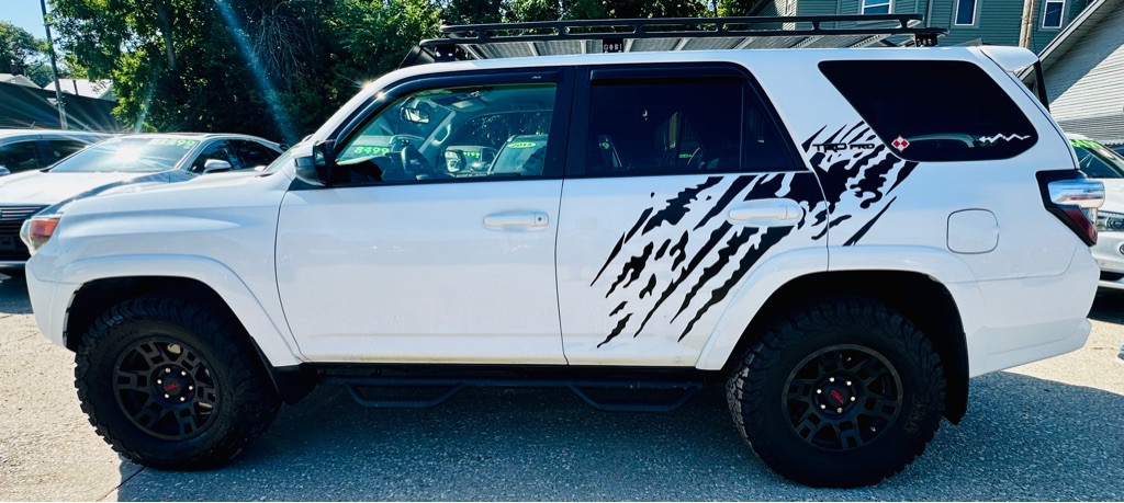2016 Toyota 4Runner Image 8