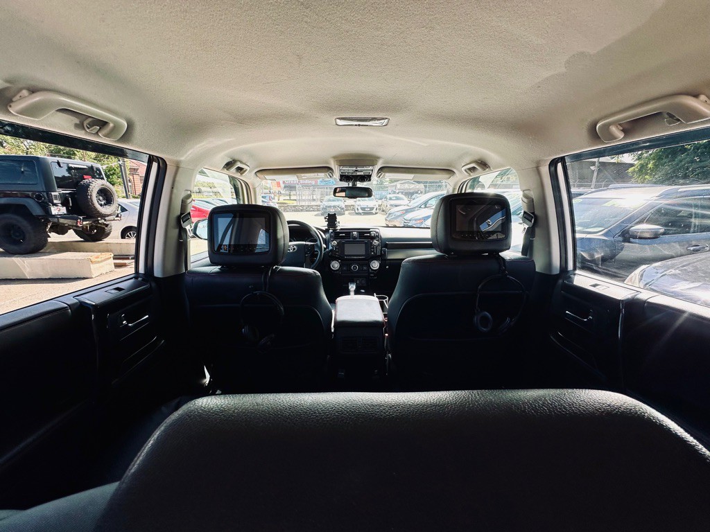 2016 Toyota 4Runner Image 12