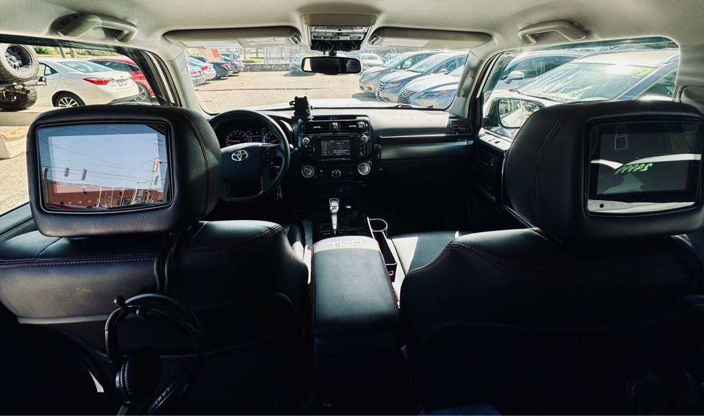 2016 Toyota 4Runner Image 13