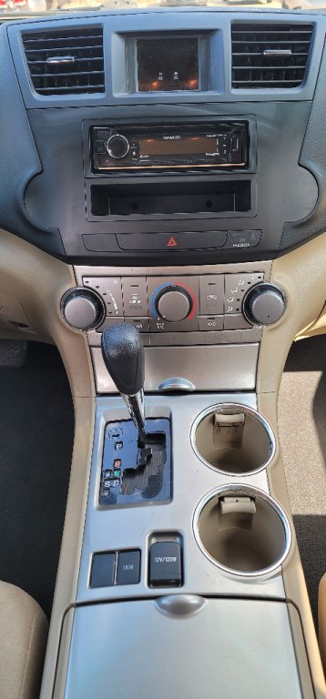 2012 Toyota Highlander Image 16