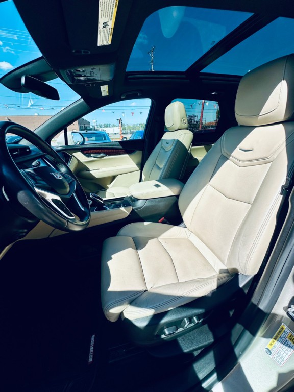 2017 Cadillac XT5 Image 9