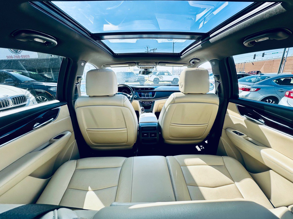 2017 Cadillac XT5 Image 12