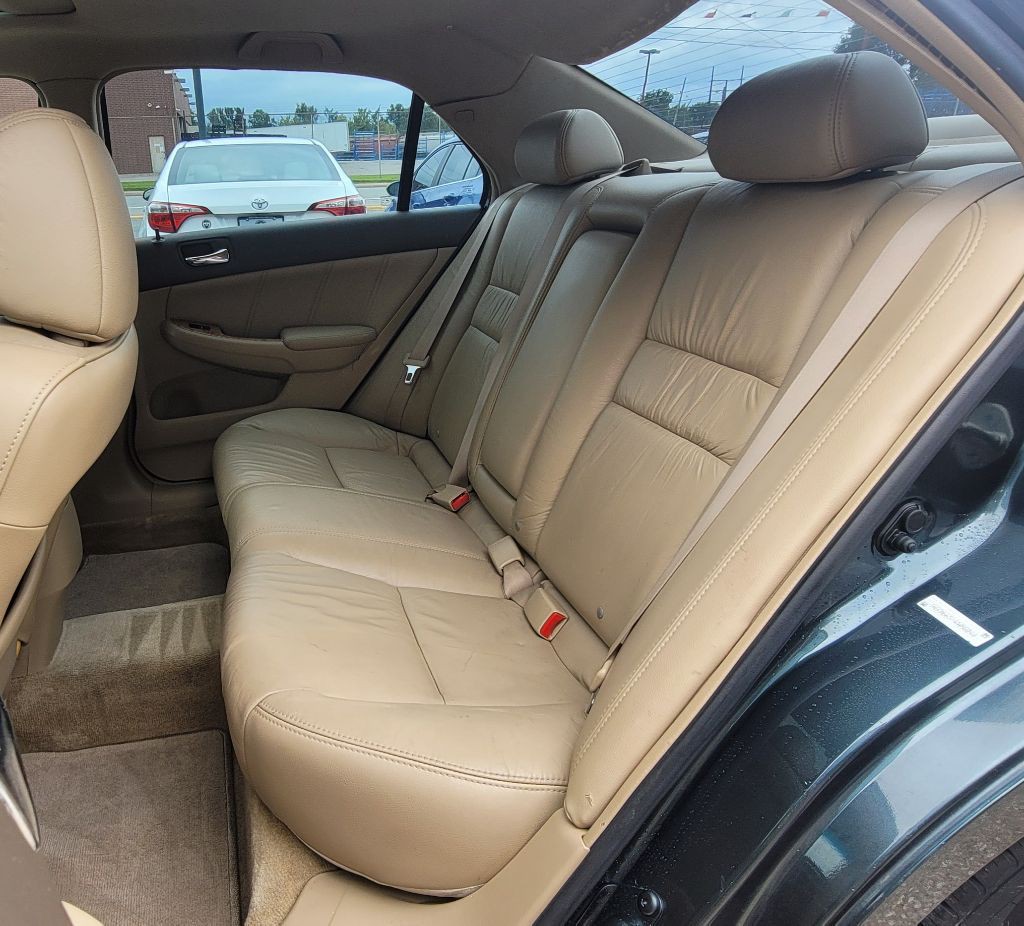 2004 Honda Accord Image 10