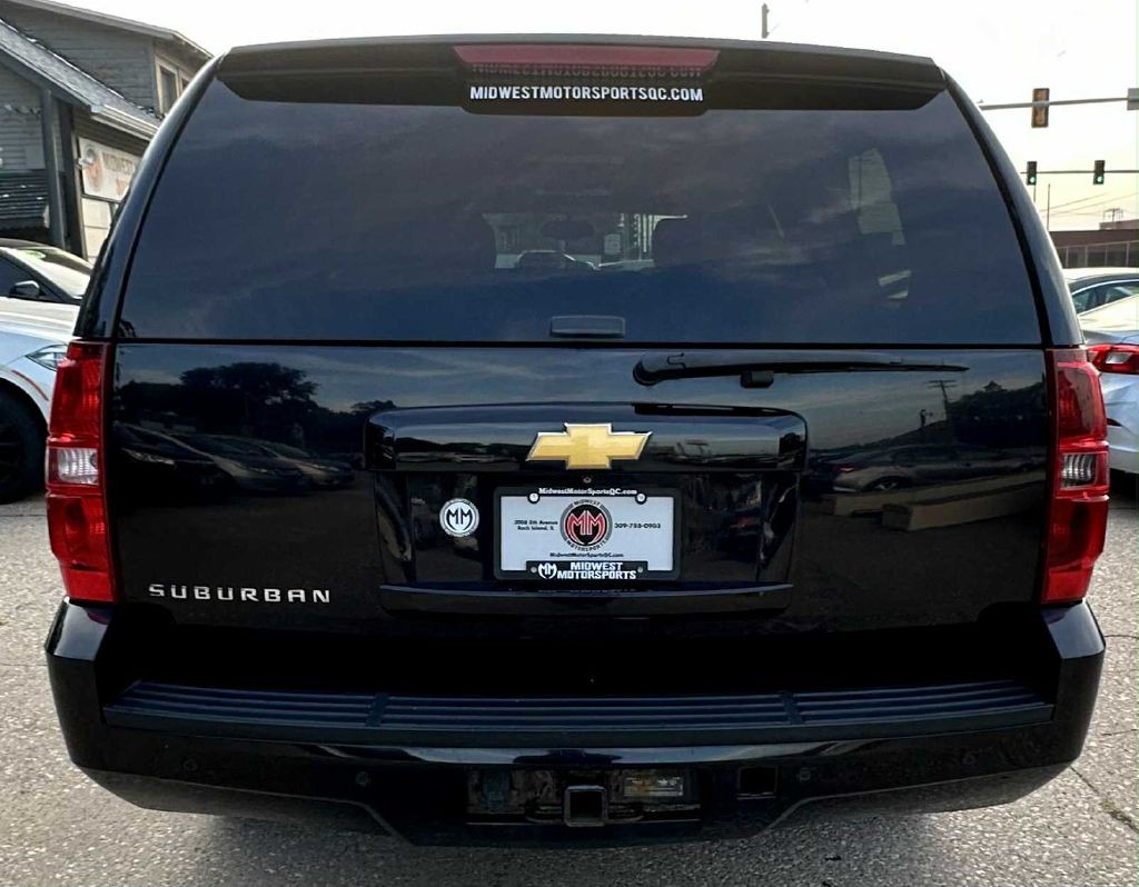 2014 Chevrolet Suburban Image 5