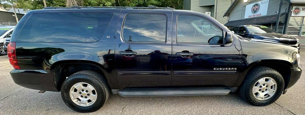 2014 Chevrolet Suburban Image 7