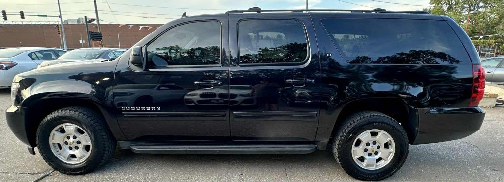 2014 Chevrolet Suburban Image 8