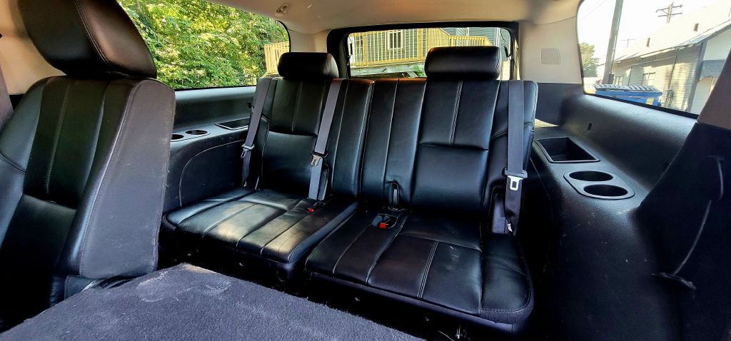 2014 Chevrolet Suburban Image 11