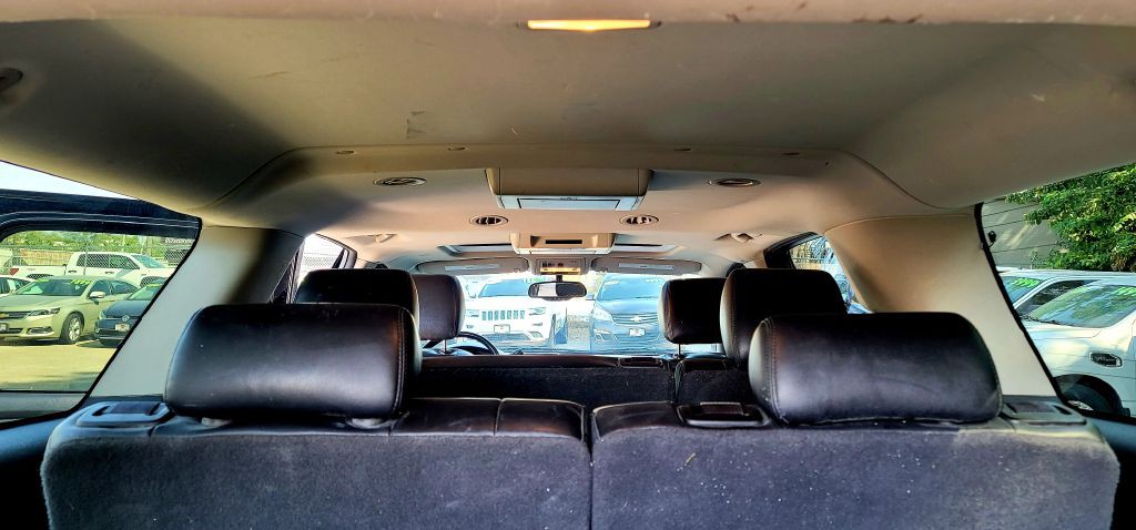 2014 Chevrolet Suburban Image 12