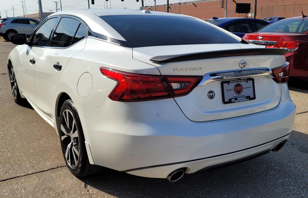 2016 Nissan Maxima Image 6