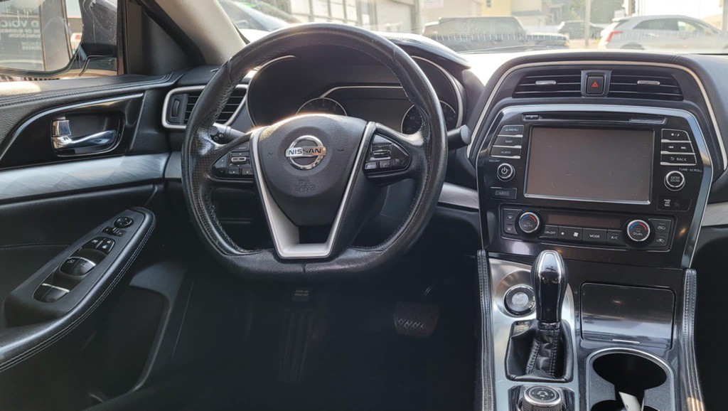 2016 Nissan Maxima Image 12