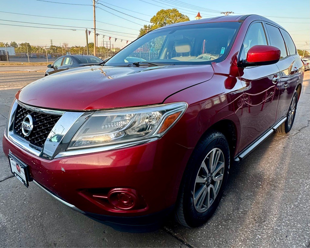 2013 Nissan Pathfinder Image 1