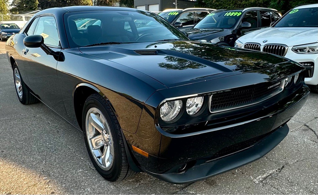 2012 Dodge Challenger Image 3