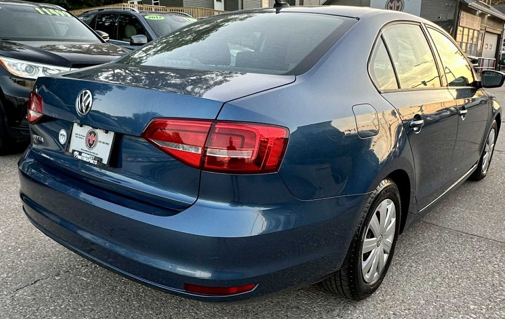 2015 Volkswagen Jetta Image 4