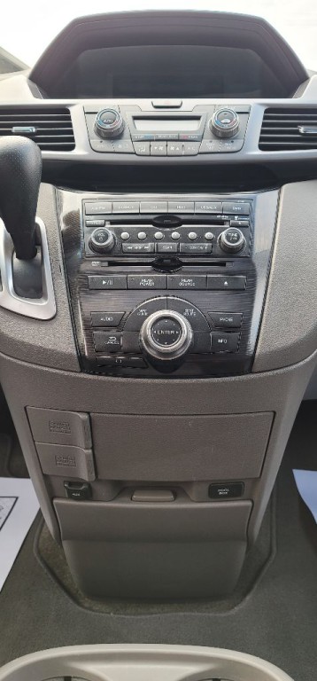 2012 Honda Odyssey Image 16