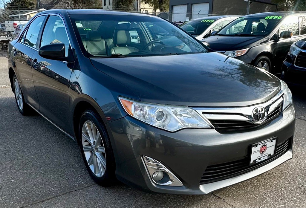 2014 Toyota Camry Image 3