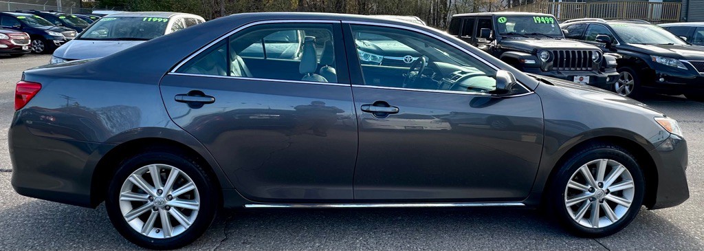 2014 Toyota Camry Image 8