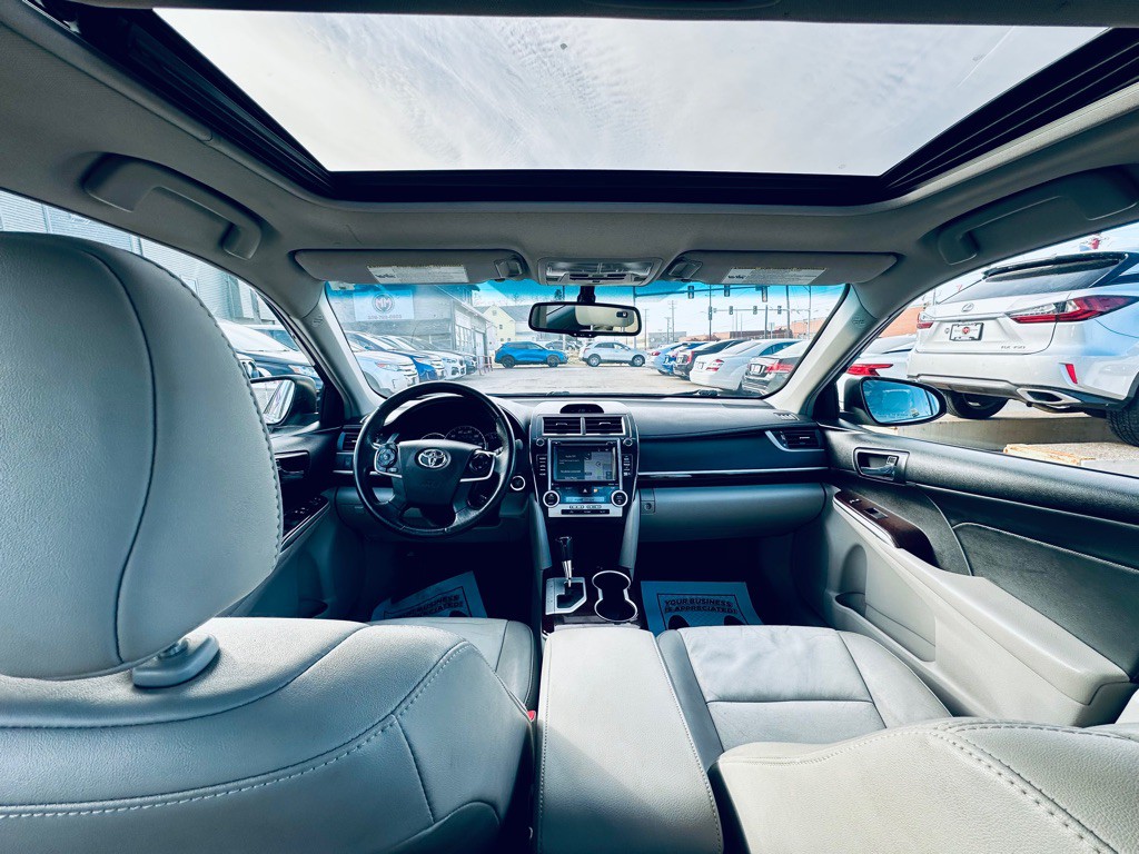 2014 Toyota Camry Image 11