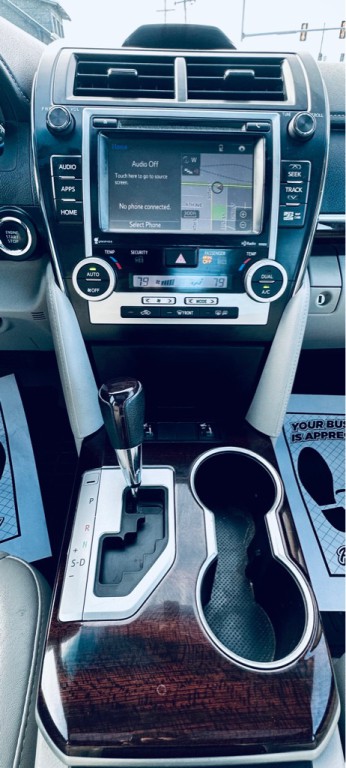 2014 Toyota Camry Image 13