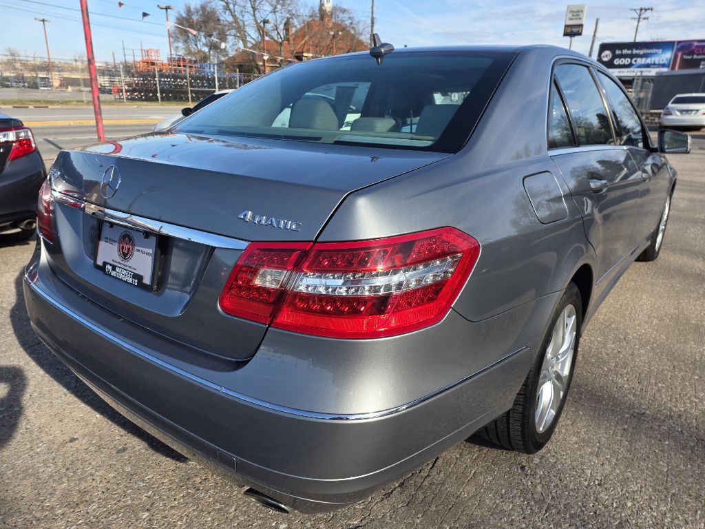 2011 Mercedes-Benz E-Class Image 4
