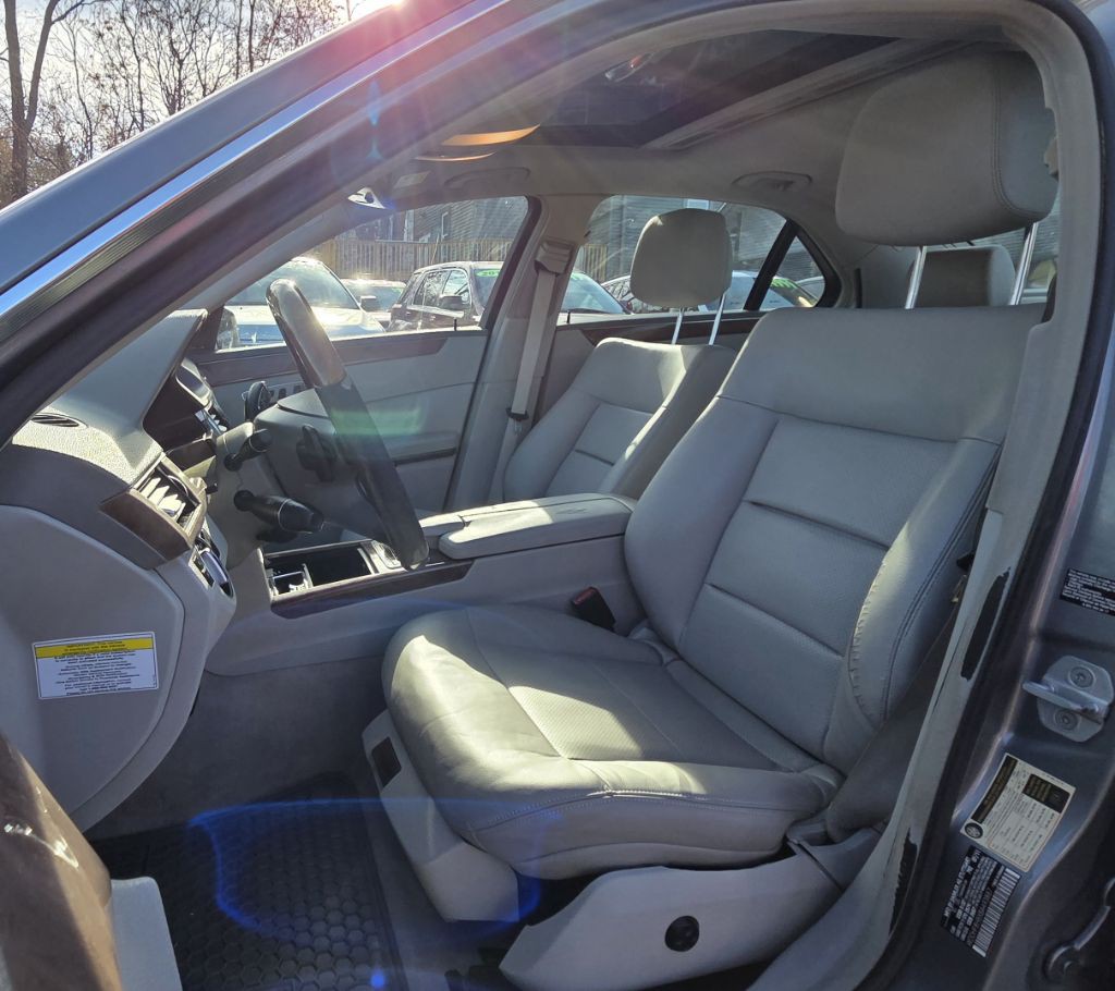 2011 Mercedes-Benz E-Class Image 9