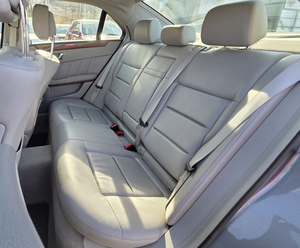 2011 Mercedes-Benz E-Class Image 10