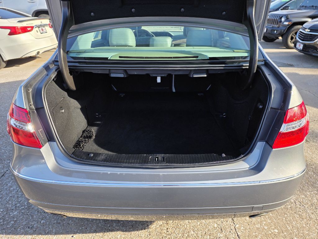 2011 Mercedes-Benz E-Class Image 11