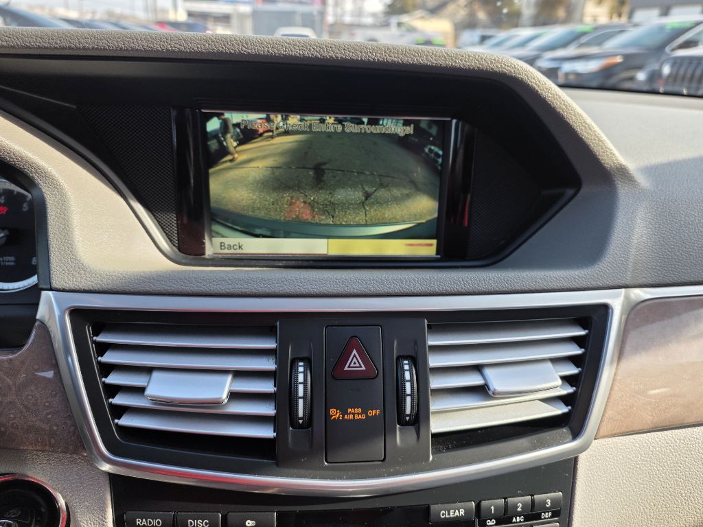 2011 Mercedes-Benz E-Class Image 16