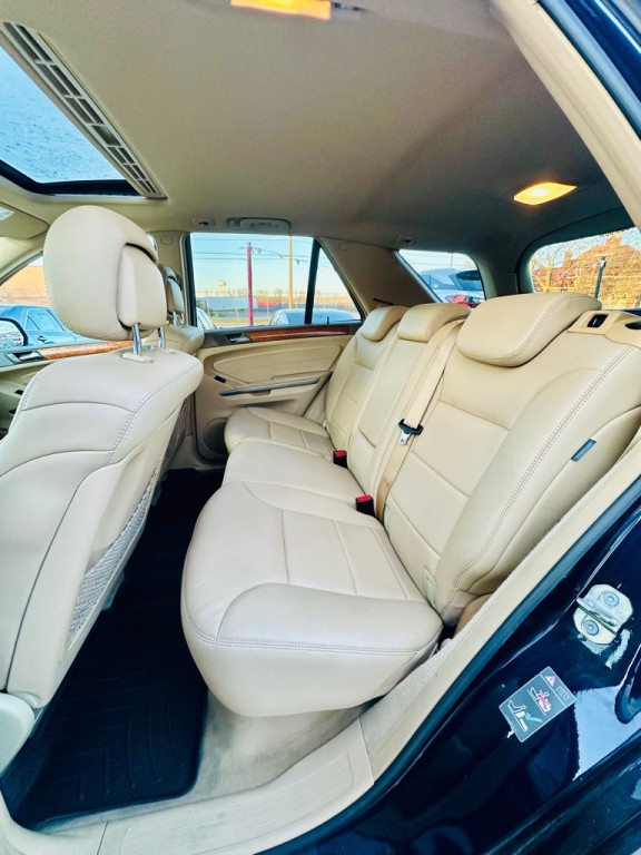2009 Mercedes-Benz M-Class Image 10