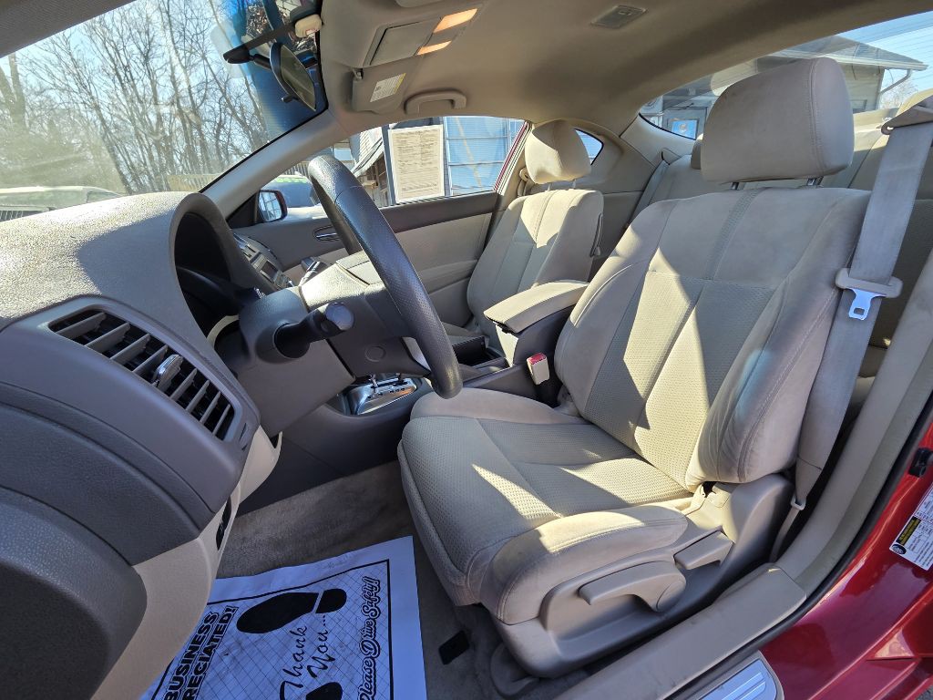 2011 Nissan Altima Image 9