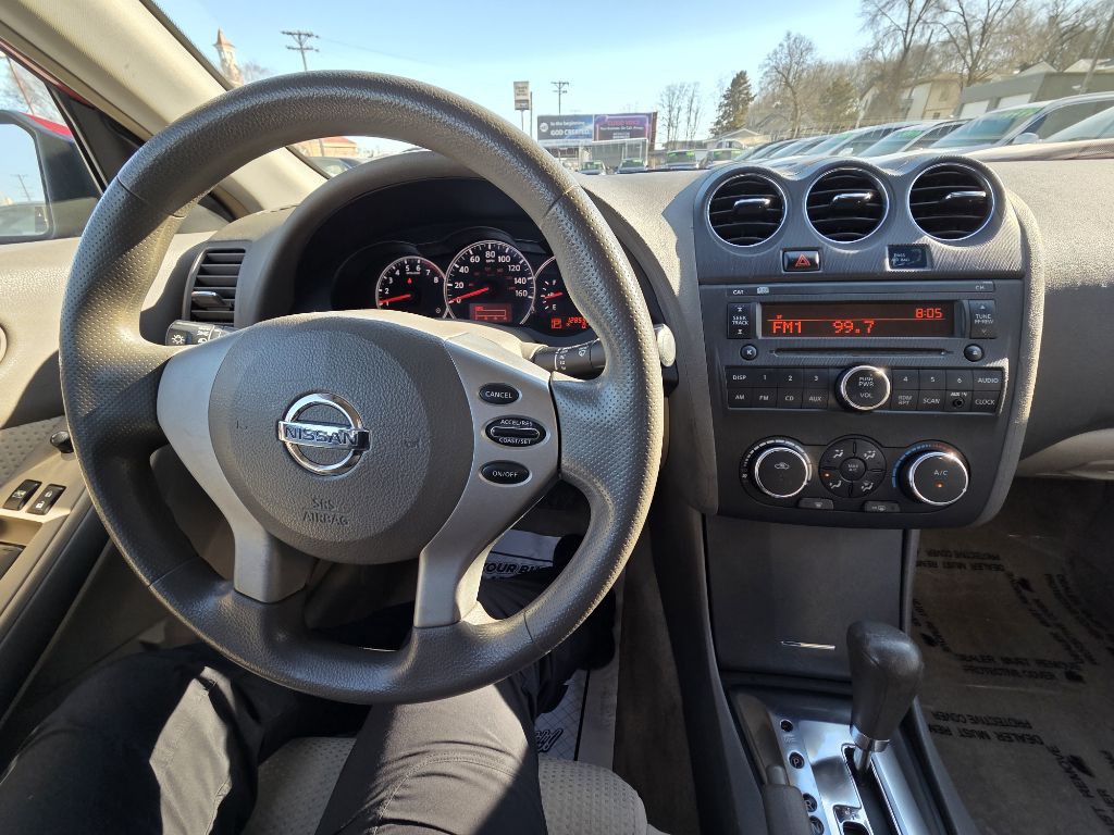2011 Nissan Altima Image 12