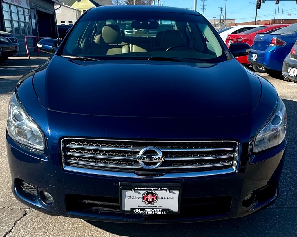 2010 Nissan Maxima Image 2