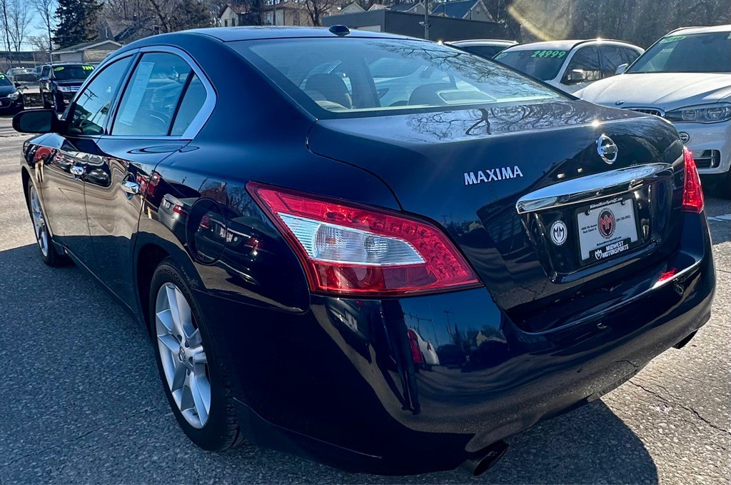 2010 Nissan Maxima Image 6