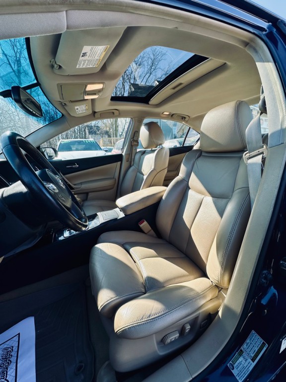 2010 Nissan Maxima Image 9