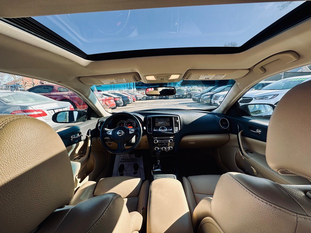 2010 Nissan Maxima Image 11