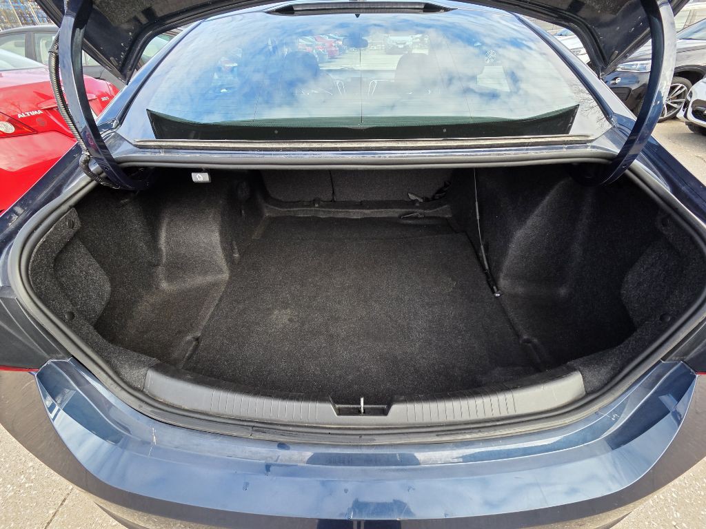 2021 Chevrolet Malibu Image 12