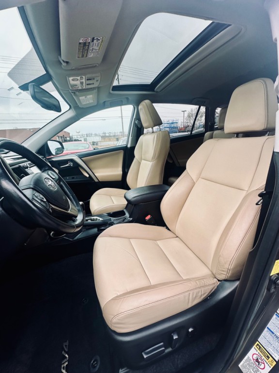 2015 Toyota Rav4 Image 9