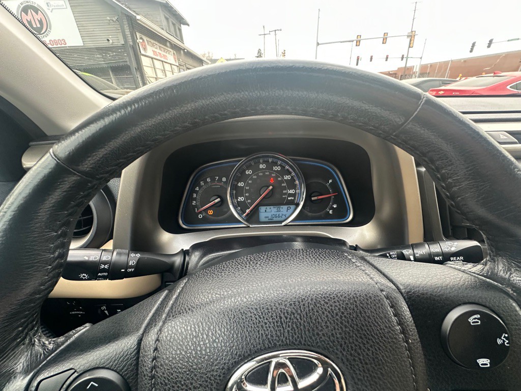 2015 Toyota Rav4 Image 16
