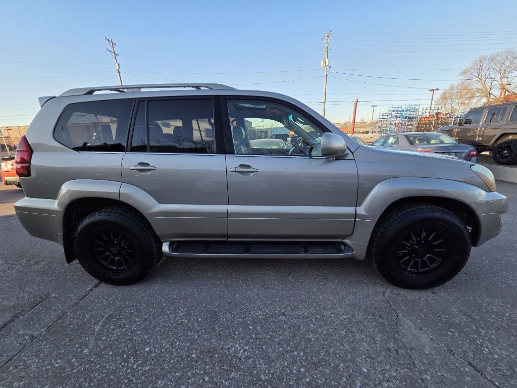 2004 Lexus GX Image 8