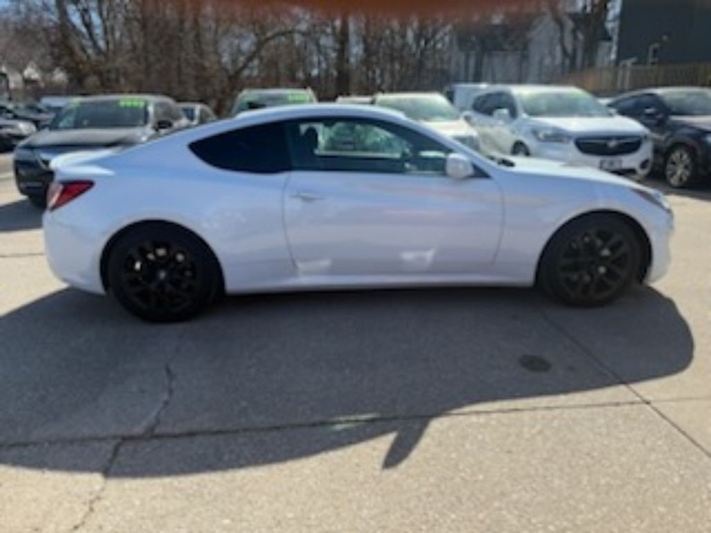 2015 Hyundai Genesis Image 7