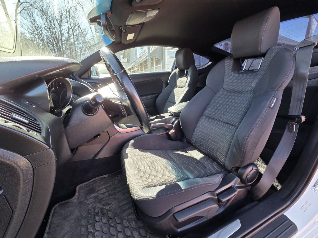 2015 Hyundai Genesis Image 9