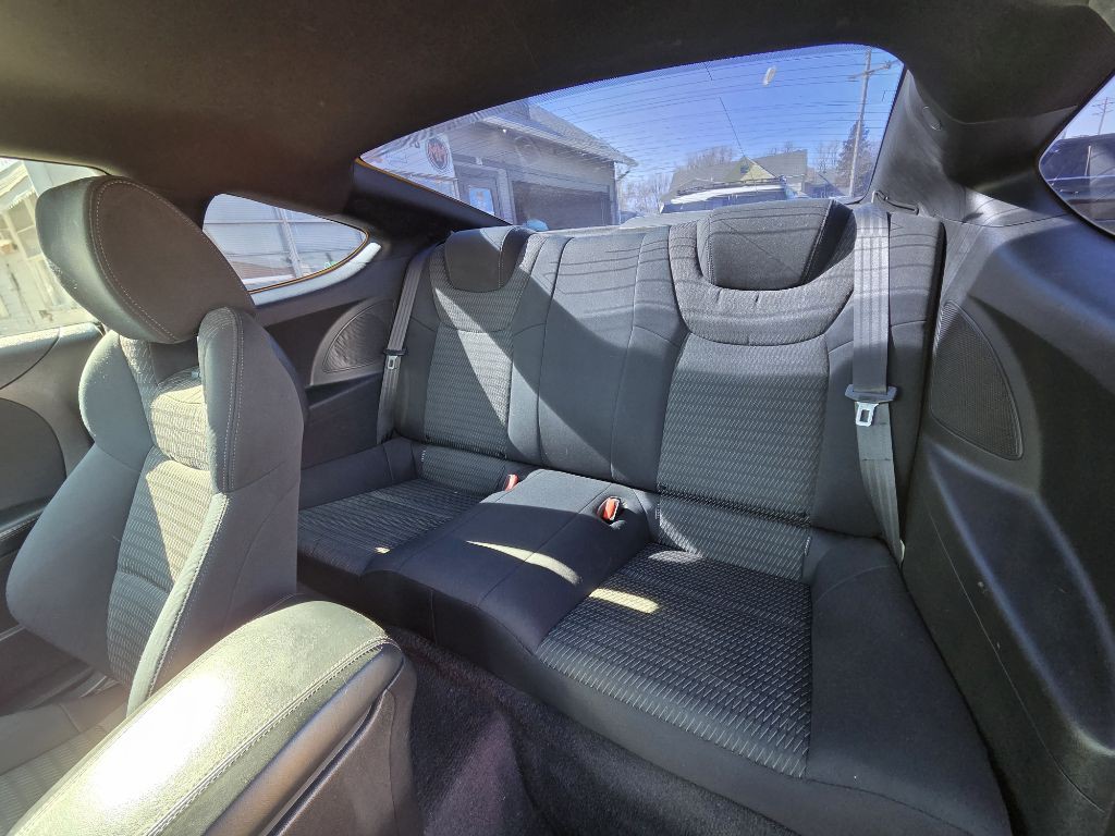 2015 Hyundai Genesis Image 10