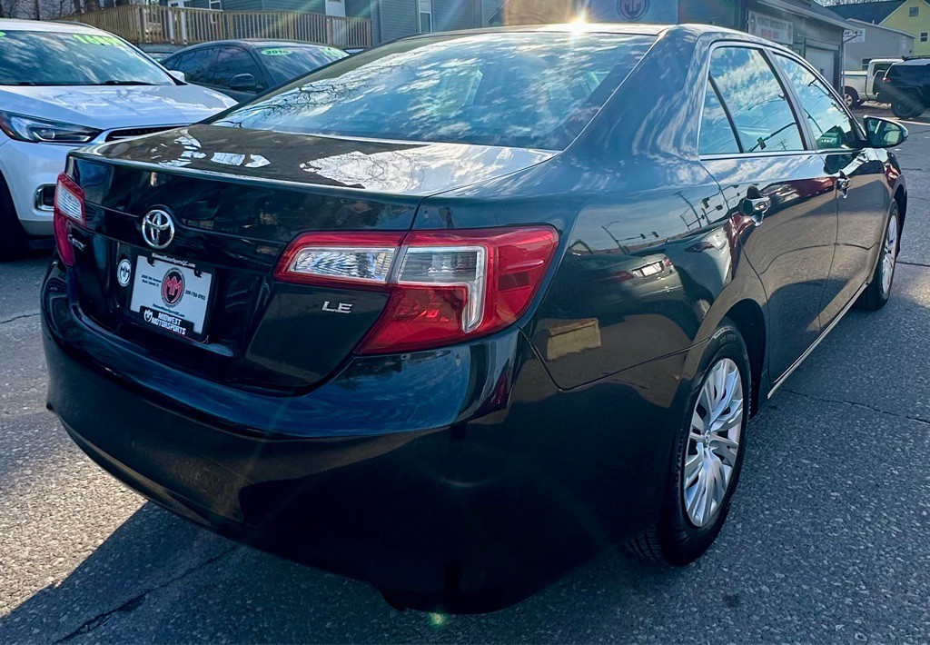 2014 Toyota Camry Image 4