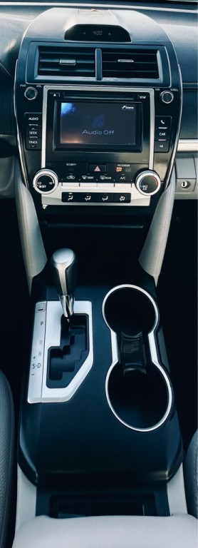 2014 Toyota Camry Image 13
