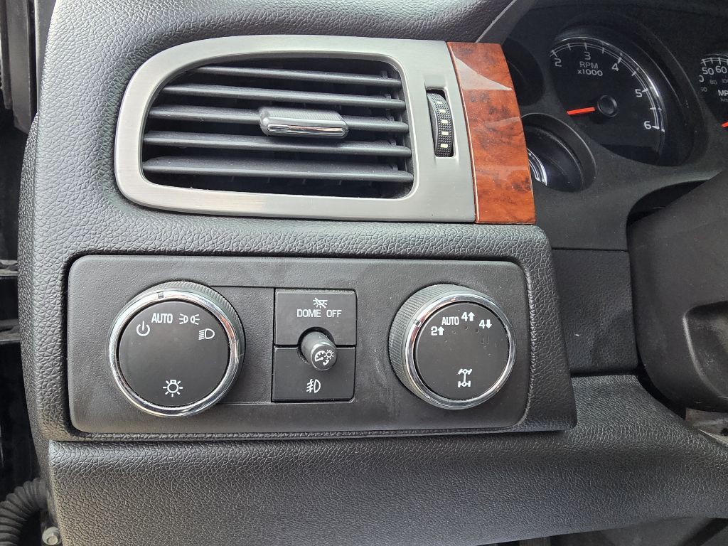 2014 Chevrolet Tahoe Image 16