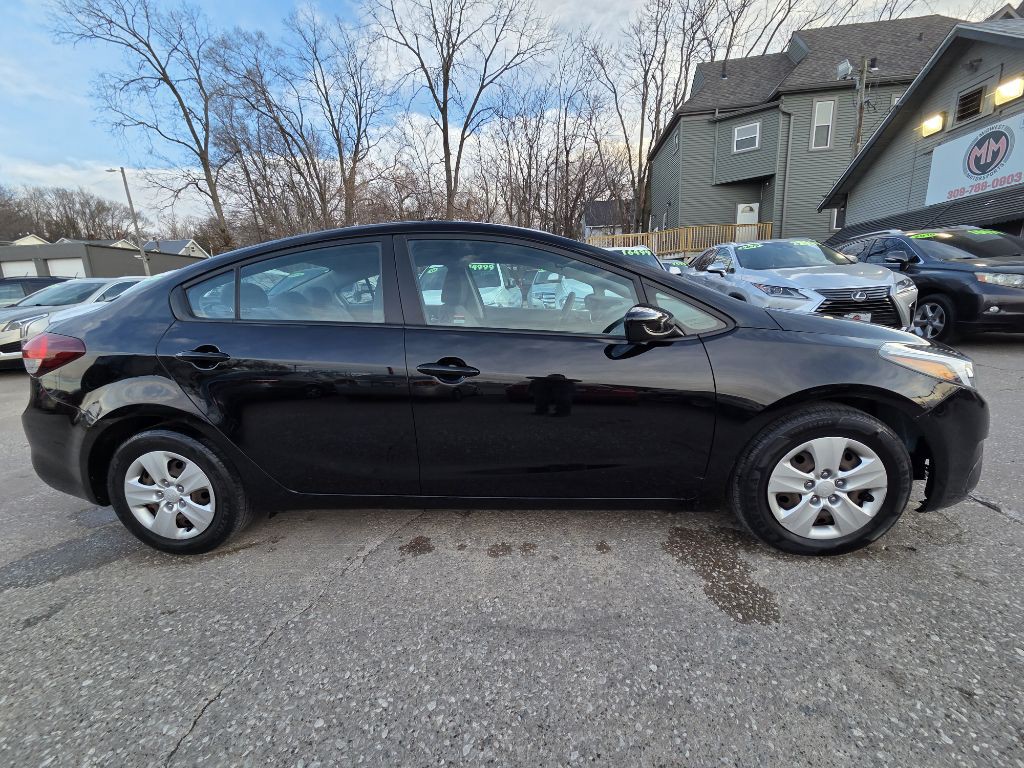 2017 Kia Forte Image 9