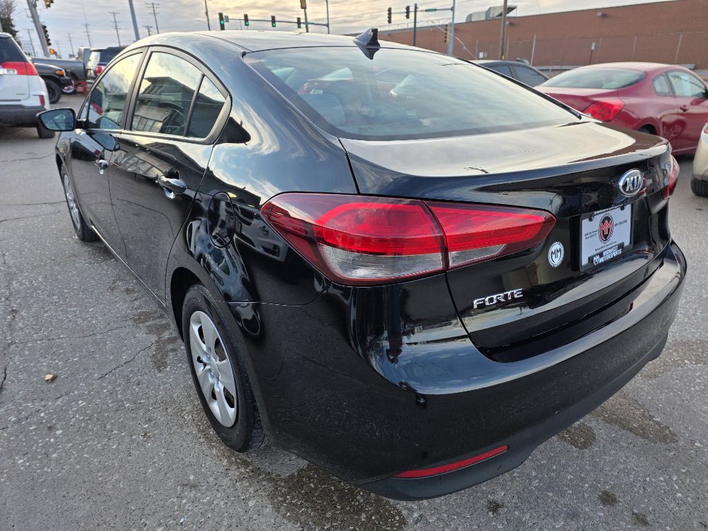 2017 Kia Forte Image 10