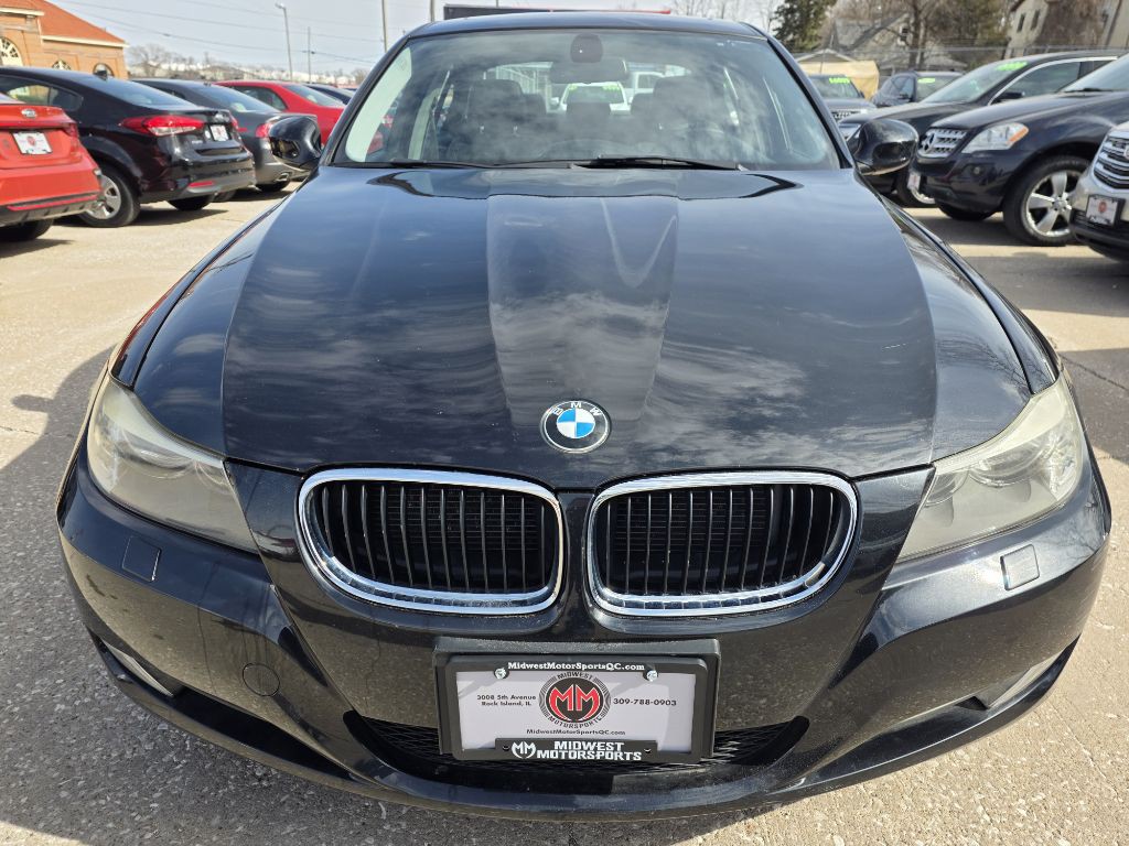 2010 BMW 3 Series Image 2